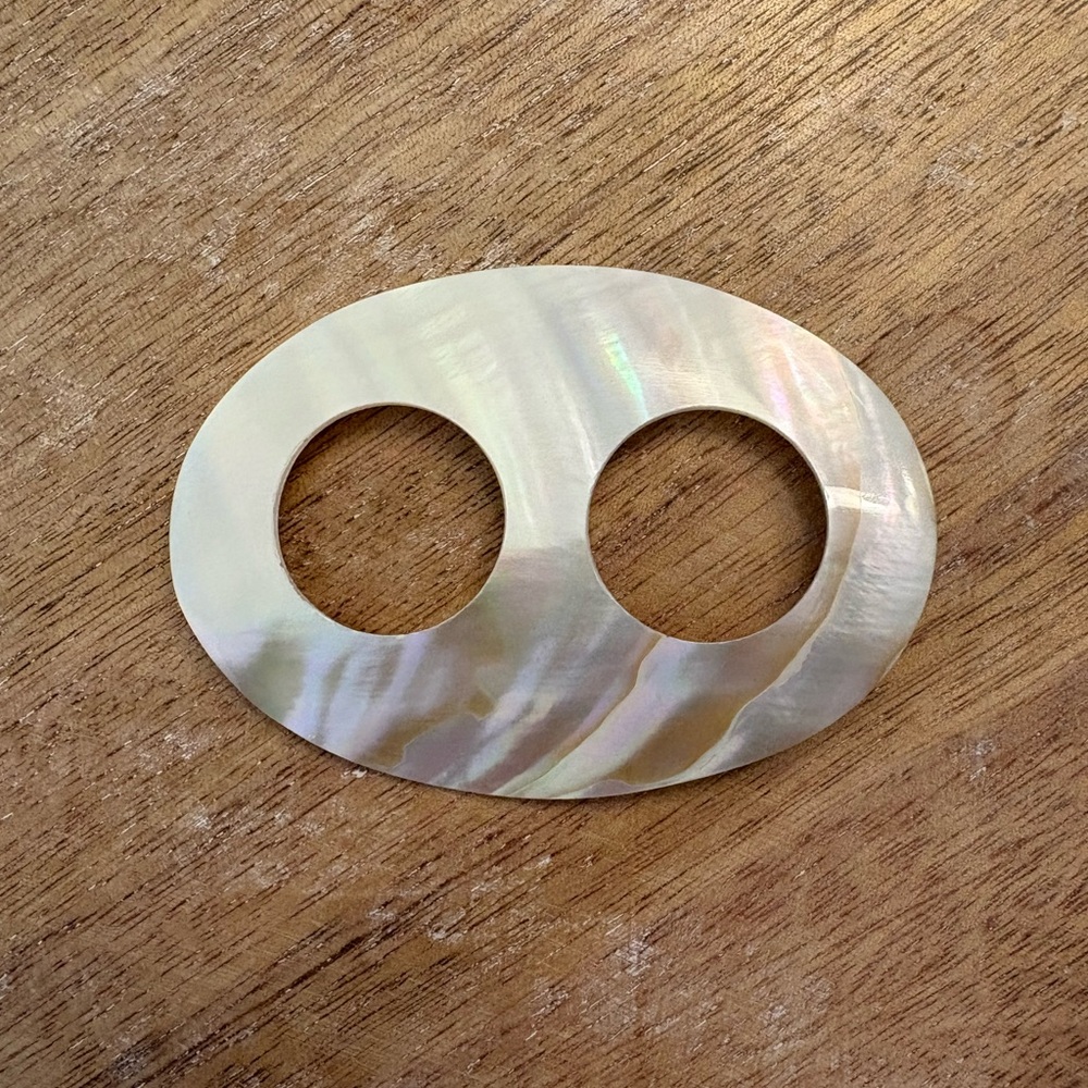 Sarong Buckle Clip in Mother of Pearl. Brand new!